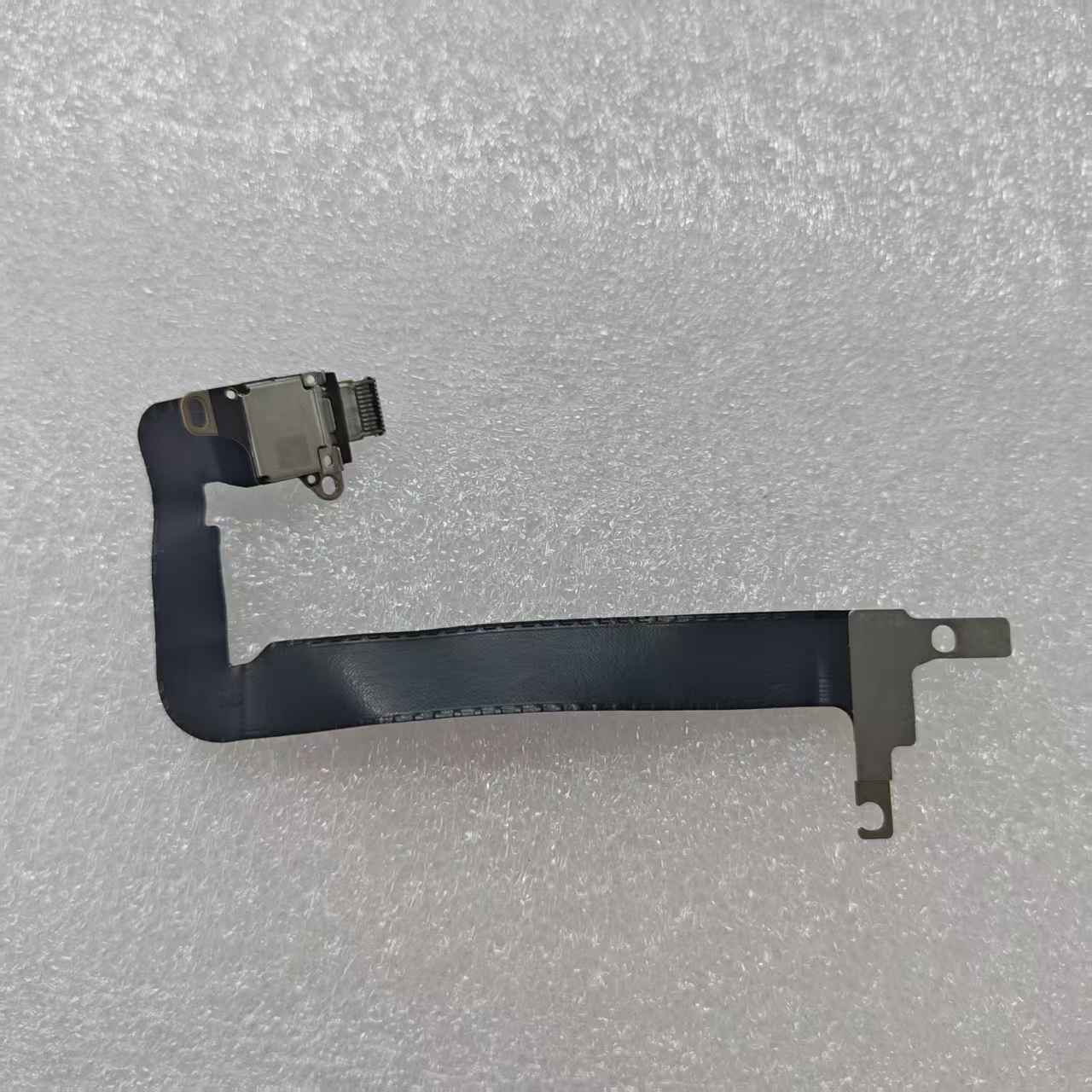 Cavo flessibile per porta di r - Charging Port Flex recensione e prezzo